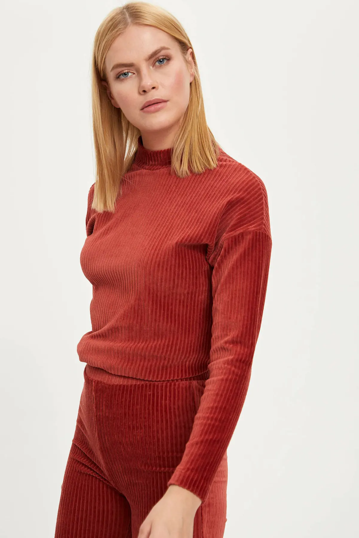 Дефакто Женская Осенняя Вельветовая футболка с длинным рукавом Повседневная