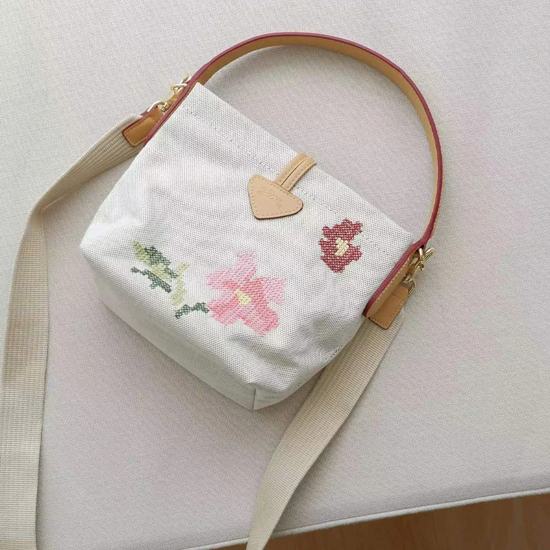 

2022 spring and summer high-quality canvas rural style fashion personality ladies knitted bucket bag shoulder bag