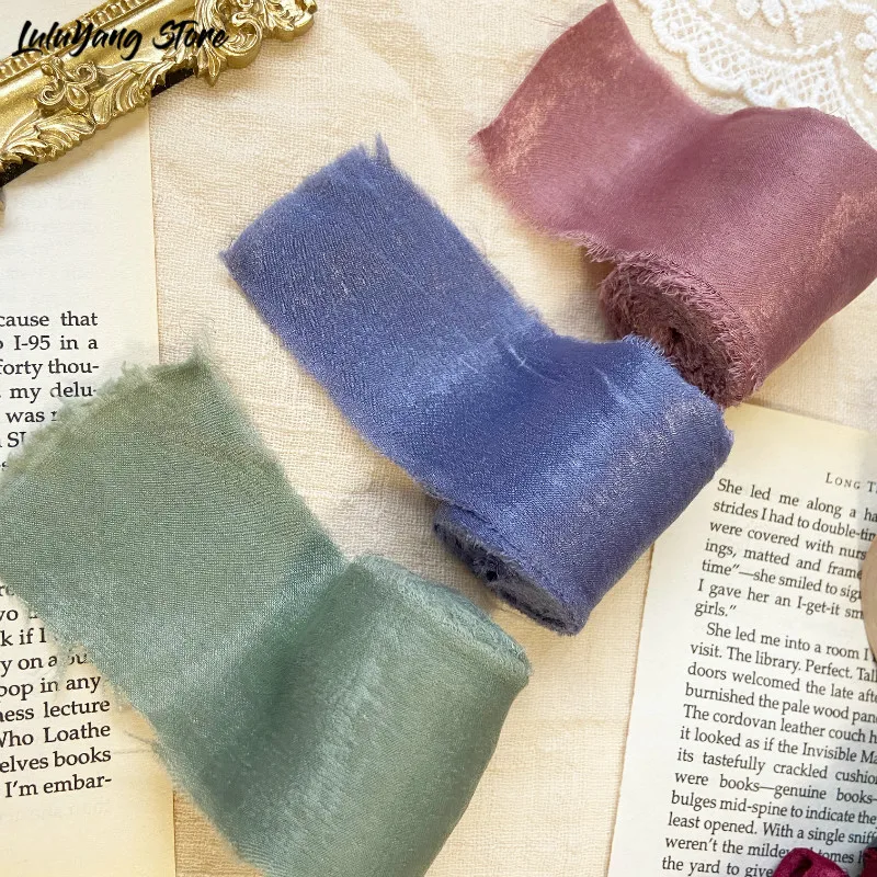 Шелковая бархатная лента 40 мм с потертостями по краям ручная работа для