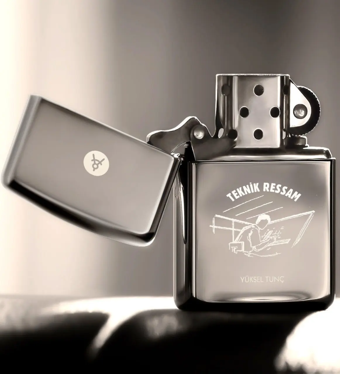 

Personalized Technical Painter Gasoline Silver Gray Metal Lighter-2