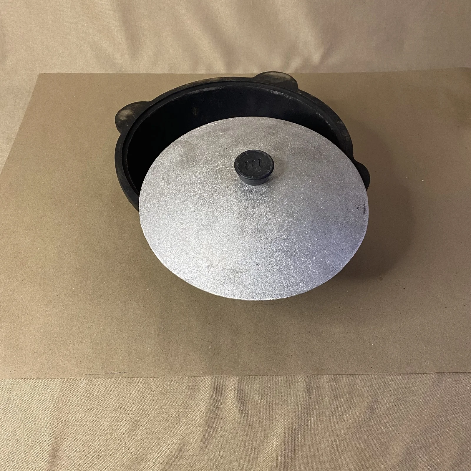 Узбекский чугунный казан с плоским дном половником плов НАМАНГАН ТОЛСТЫЕ СТЕНКИ