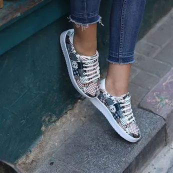

SEASON 2021 Women Patchwork Pattern Printed Women Sneakers New Season