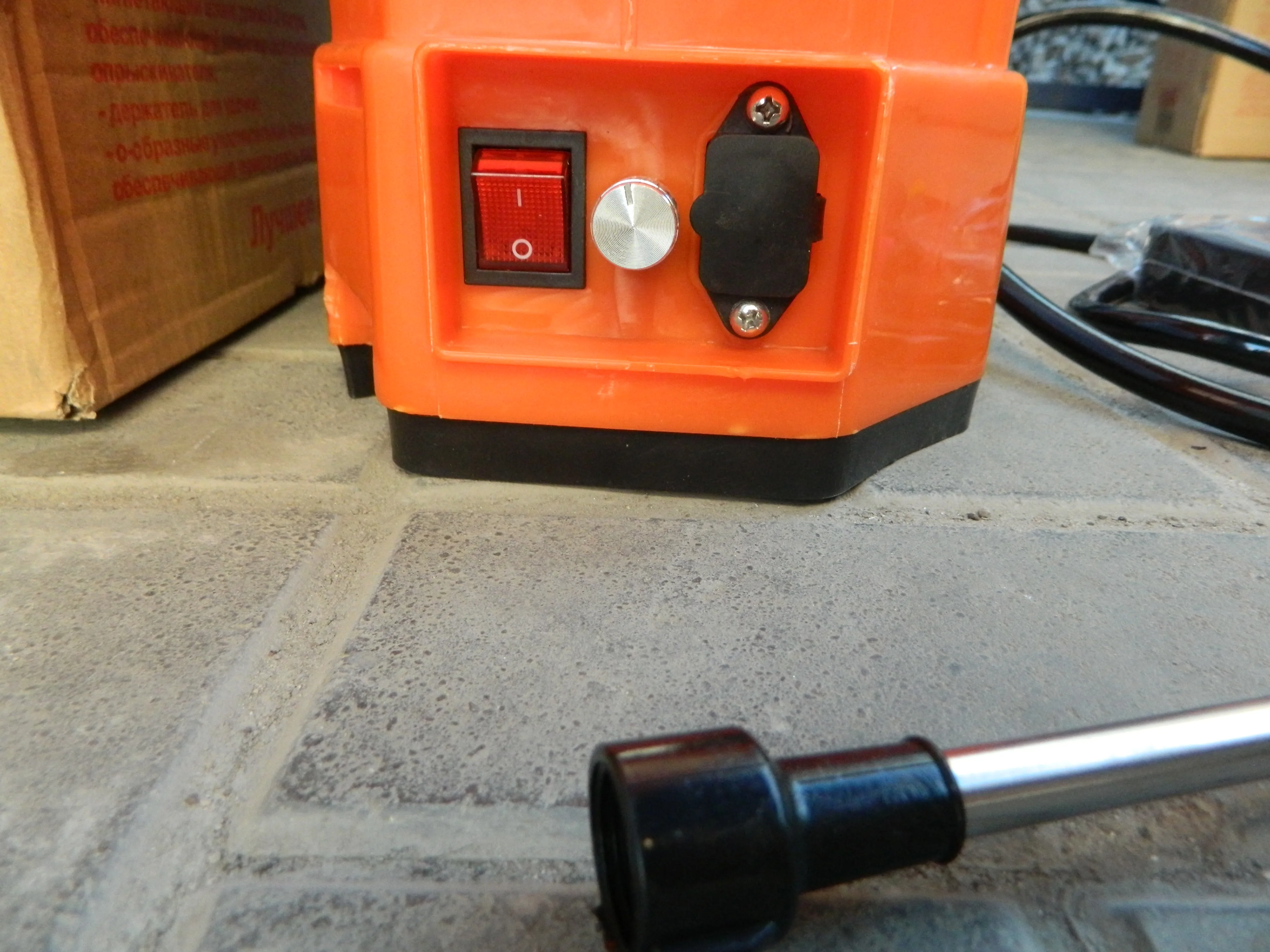 Опрыскиватель аккумуляторный ранцевый Комфорт &quotУмница&quot ЭО 16Н с регулятором