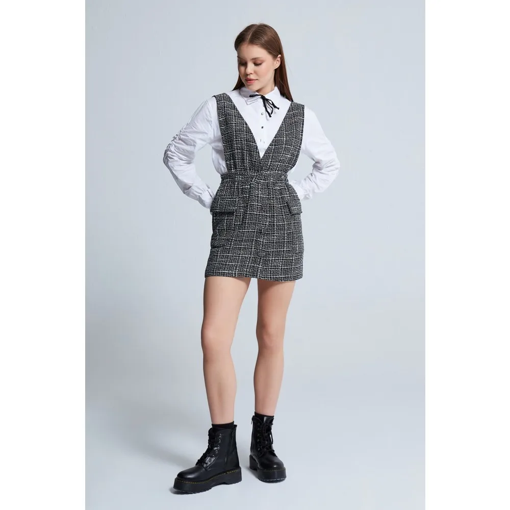 Женское платье черно-белое шерстяное весенне-осеннее сезон новая модель 2022 |