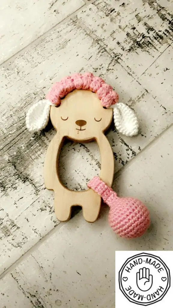 

Amigurimi 100% handmade natural rope and wooden teether baby amigurumi toy
