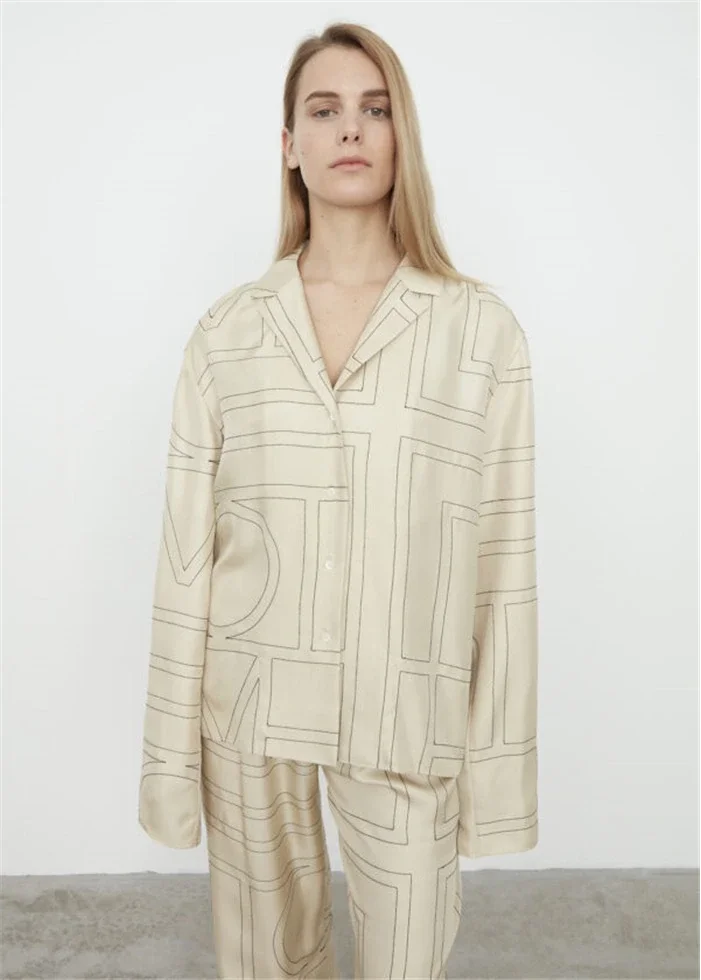 

Totem* 100% silk logo embroidery nighty shirt