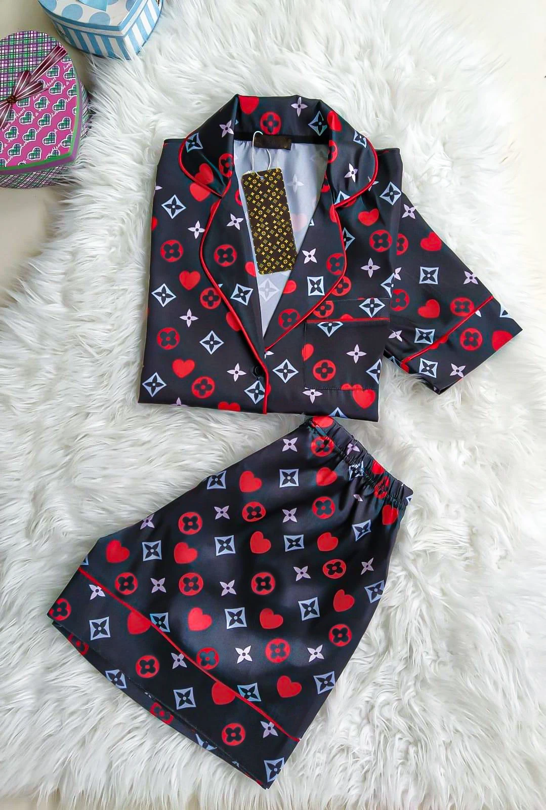

Luxury Black Red Short Satin Pajamas Set