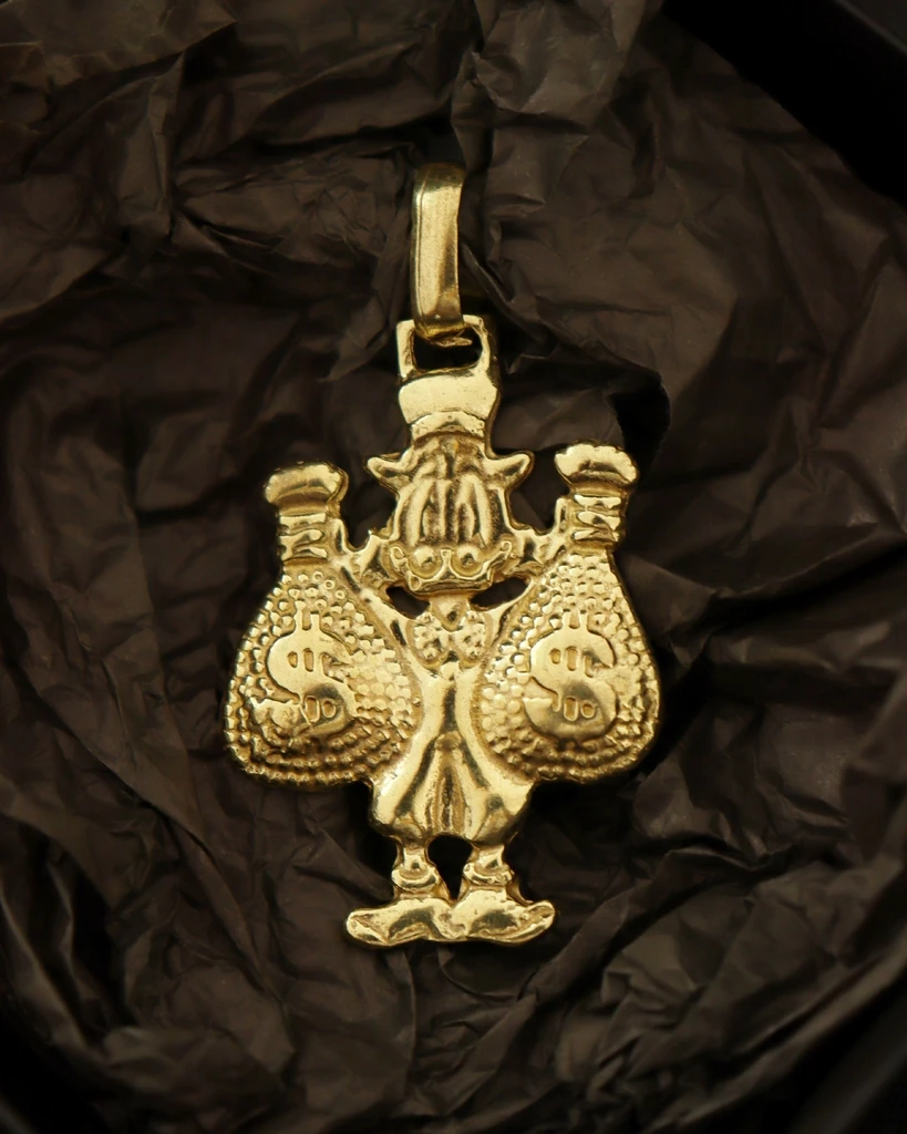 

Uncle Scrooge Pendant with Old Coin Pouches-Eternal Color Guarantee! Gold identical to 18K gold