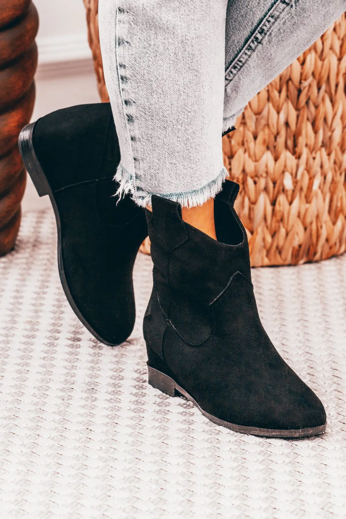 

Black Color PU Suede Leather New Season 2021 Winter Autmn Fashion Comfortable Western Stylish Standard Mold Women Lady Boots