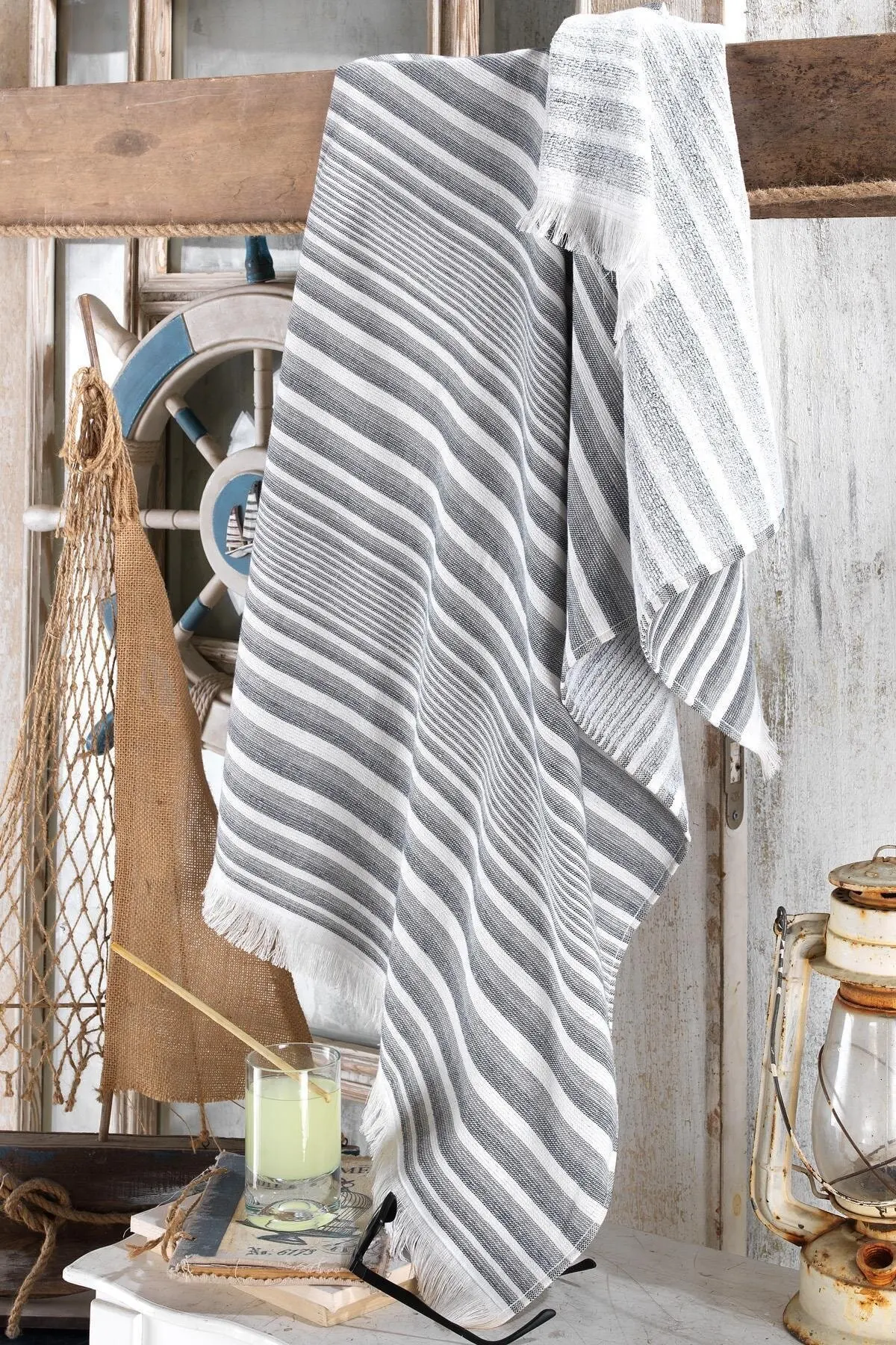 

Beach towel cotton super absorbent 2022 summer fashion Black Striped
