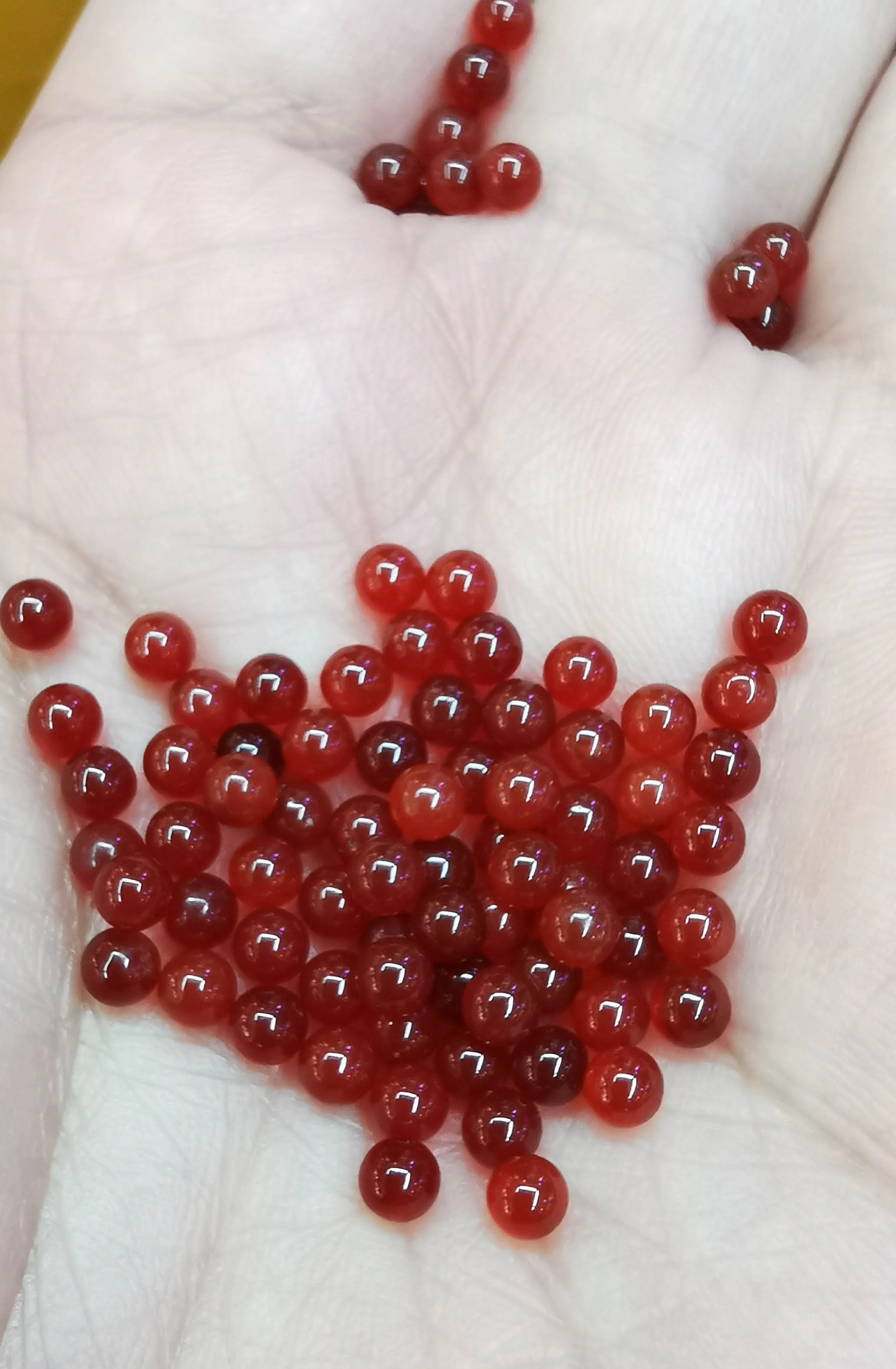 Круглые свободные шарики из Натурального Красного Оникса 3 мм без отверстий 20 шт.