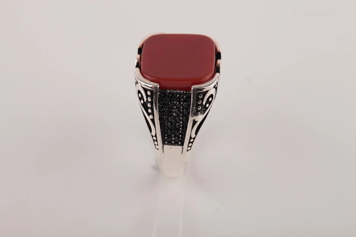 

Мужское серебряное кольцо UM US JEWELRY с микро кубическим цирконием