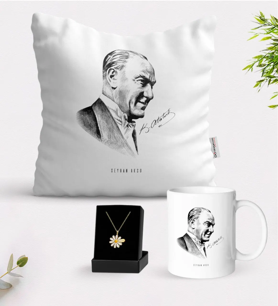 

Персонализированные Ататюрк тематические белая кружка Подушка и ожерелье Маргаритка подарок Seti-10
