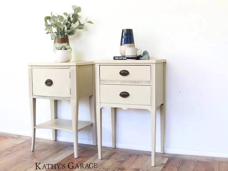 Продано. Серо-серые тумбочки шикарные задние столы для фермерского дома