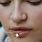 Ожерелье инициальное для женщин, цепочка золотистая из нержавеющей стали с подвеской-замком и надписью, хороший подарок на день Святого Валентина