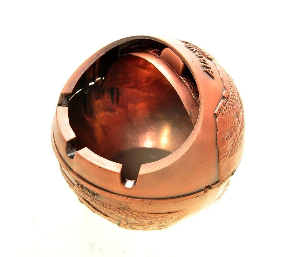 

Metal Casting Ashtray Ash tray Metallic Color