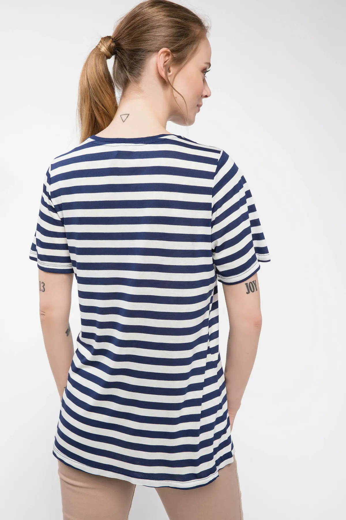 Дефакто белая синяя полосатая Женская длинная футболка трикотажная с коротким