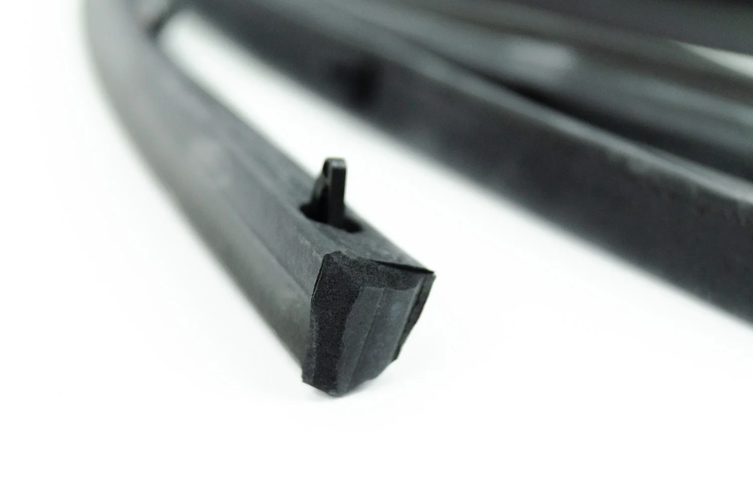 Уплотнитель багажника гранта фл. Уплотнитель гранта фл. Резинка на порог автомобиля. Уплотнитель гранта фл. Уплотнитель водостока верхний 2170.