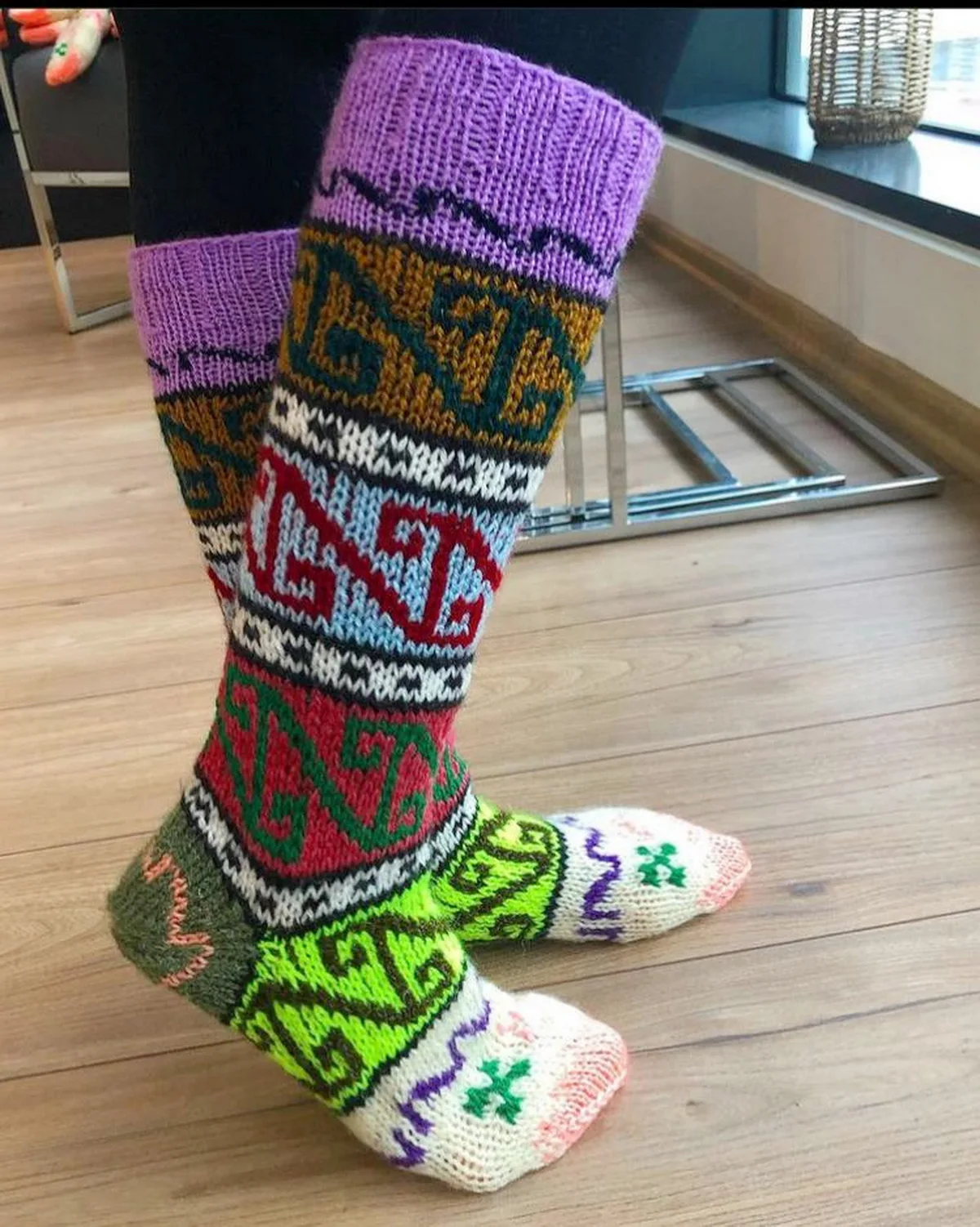 Шерстяные носки ручной вязки теплые длинные для женщин с этническим узором Anatolian