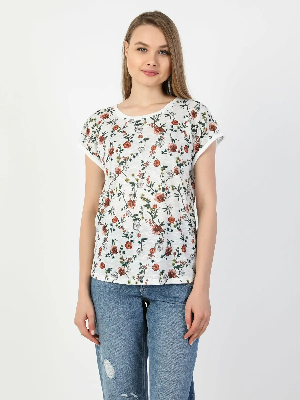 

Colins Woman Regular Fit Off White Short Sleeve Tshirt