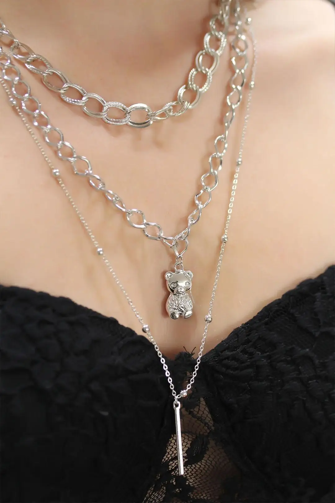 Медведь Тедди серебряного цвета с детализированной подвеской женский подарок