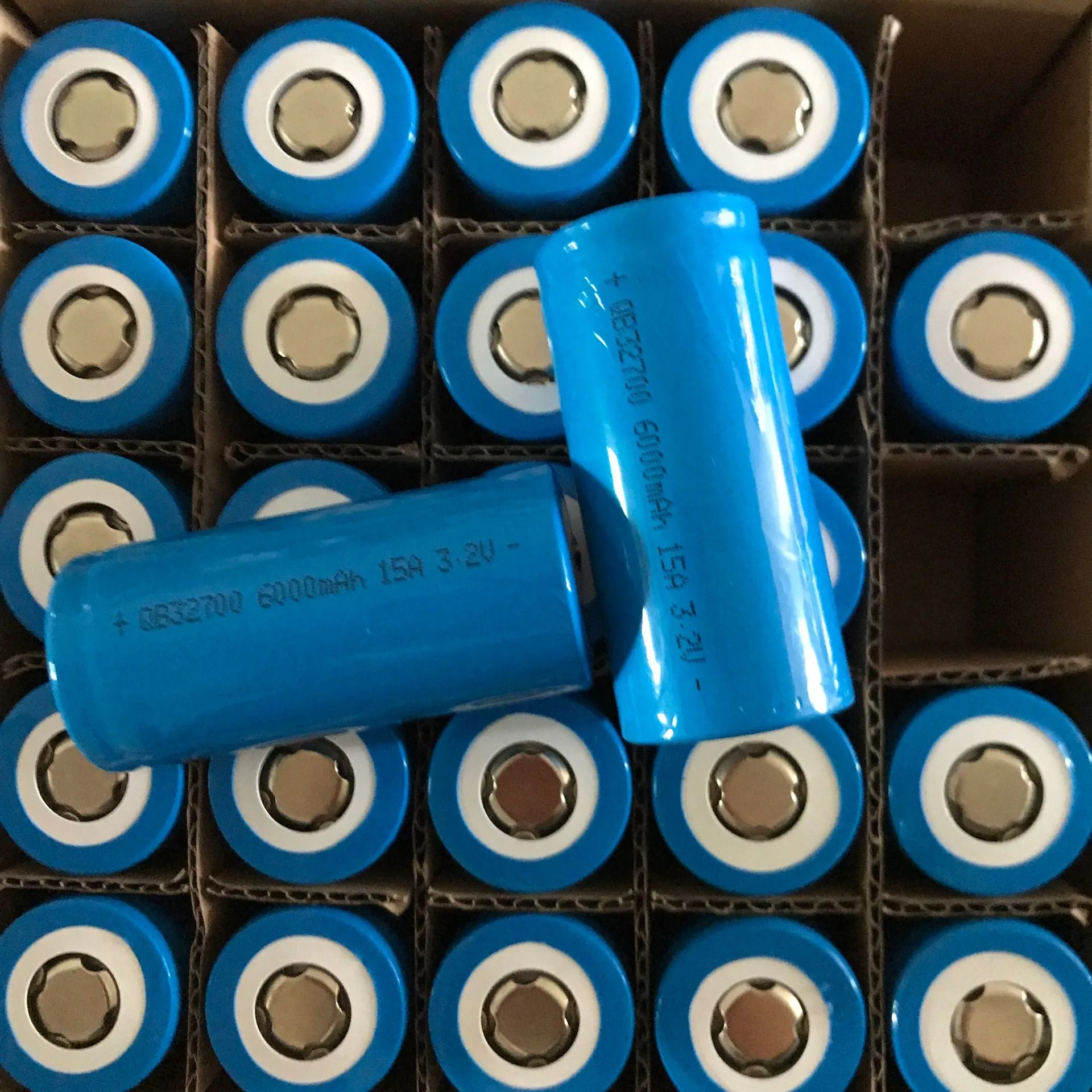 (40 шт./лот бесплатная доставка) QB32700 3 2 v 3C 15A IFR32700 QB 32700 LIFEPO4 6000mah Солнечная батарея