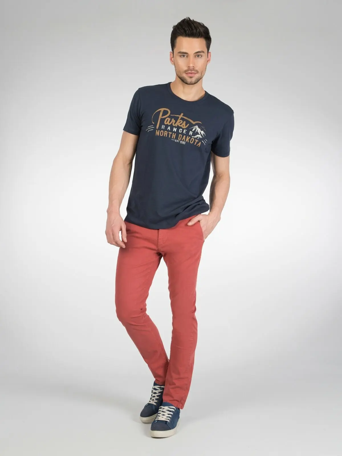 

Colins Men Slim Fit light Coral Pants Low Rise middle