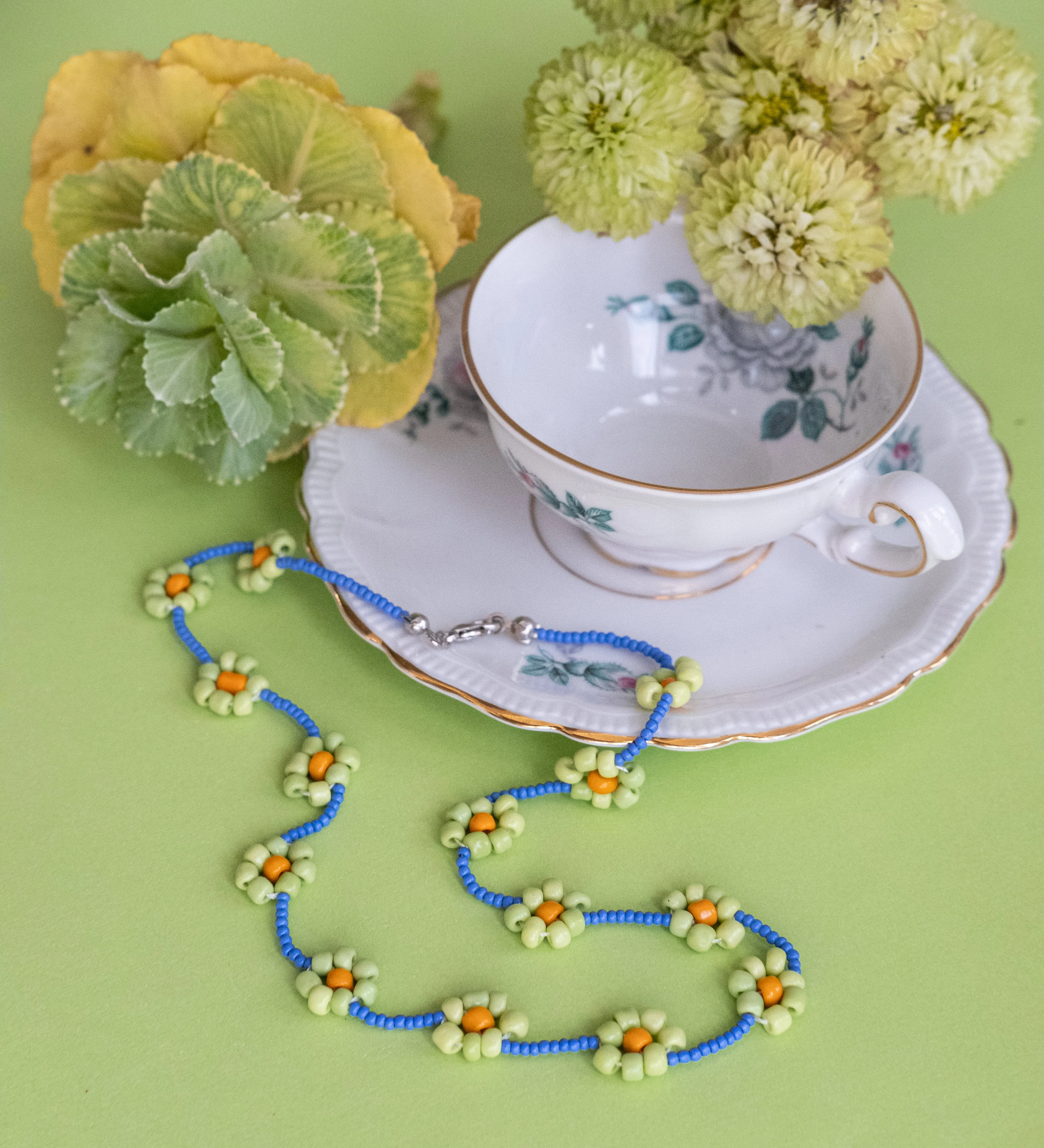 

Daisy Beaded Choker Necklace, Flower Chain Bead Necklace, Seed Bead Jewelry, Beaded Accessories, Gifts for her, Anniversary Gift