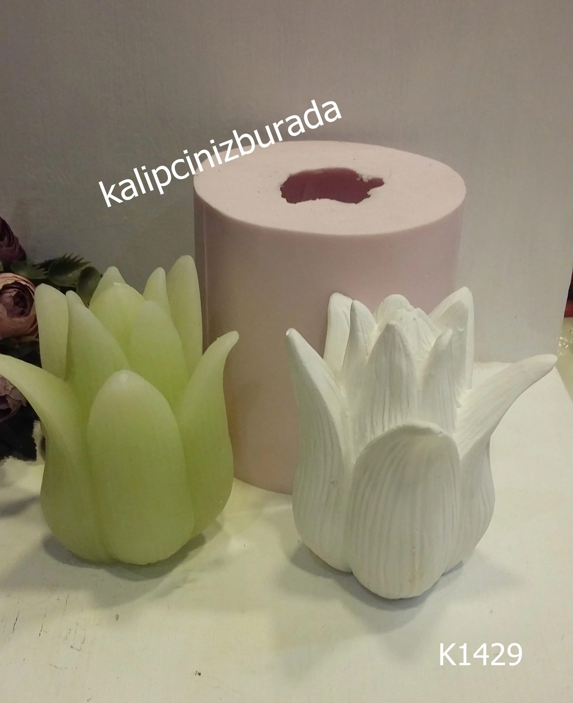 

Силиконовая форма в виде тюльпана свечи