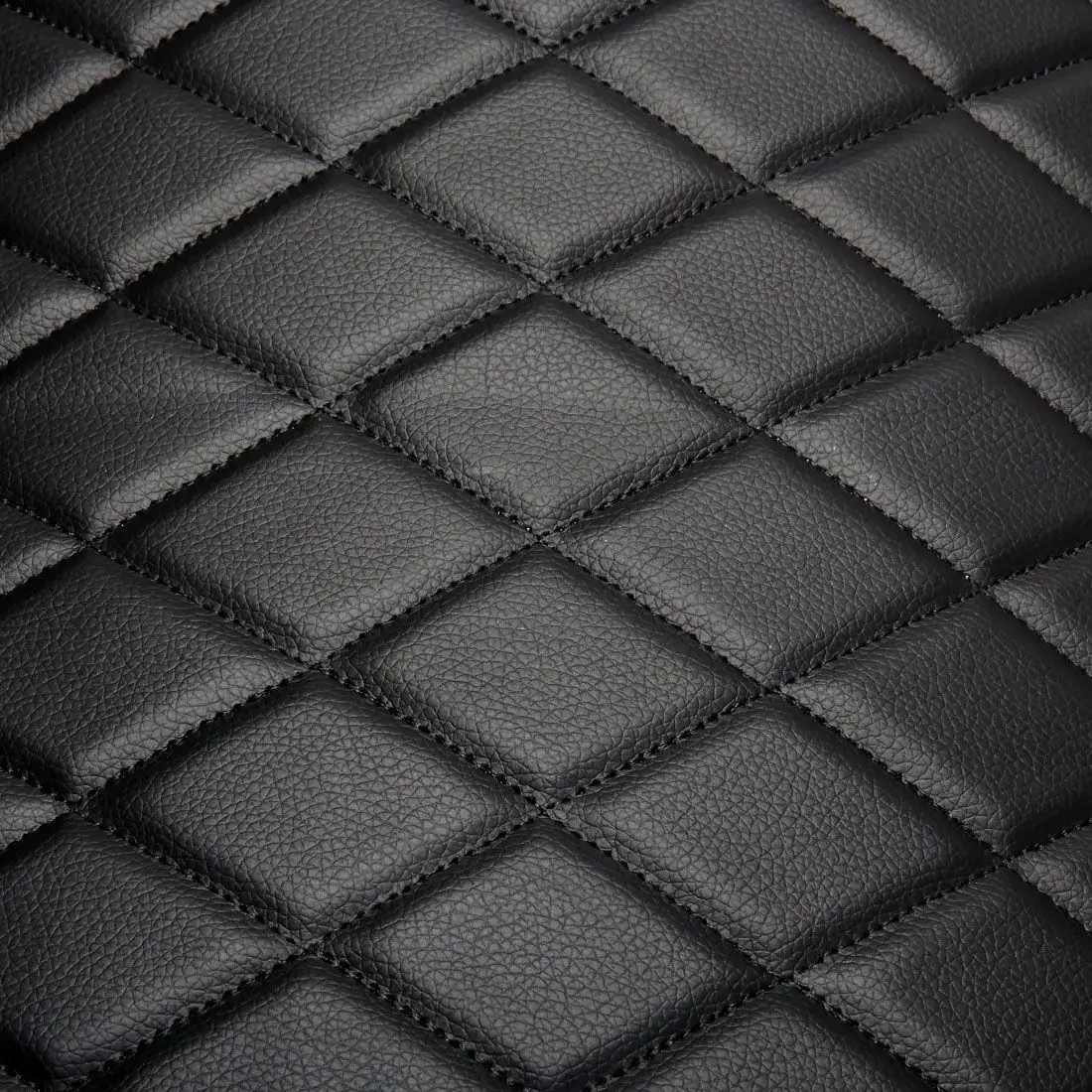 Экокожа стеганная для авто чехлов салона мебели Черная Ромб Черный 7мм 1.4м х 1п.м -