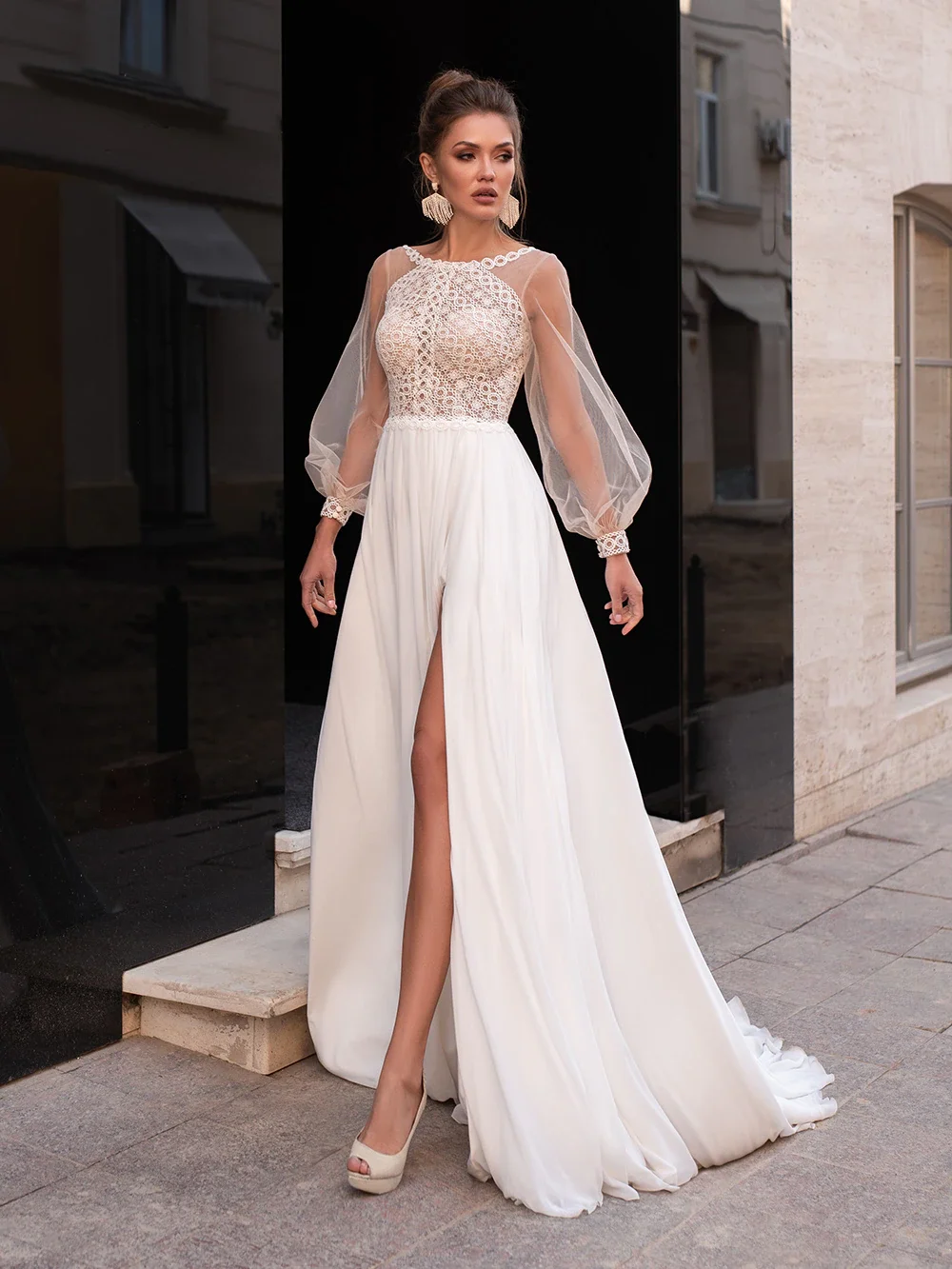 

Round Neck Long Sheer Sleeves Lace Bridal Gown Front Slit Summer Chiffon V-Back Handmade Plus Size Custom Made Wedding Dresses