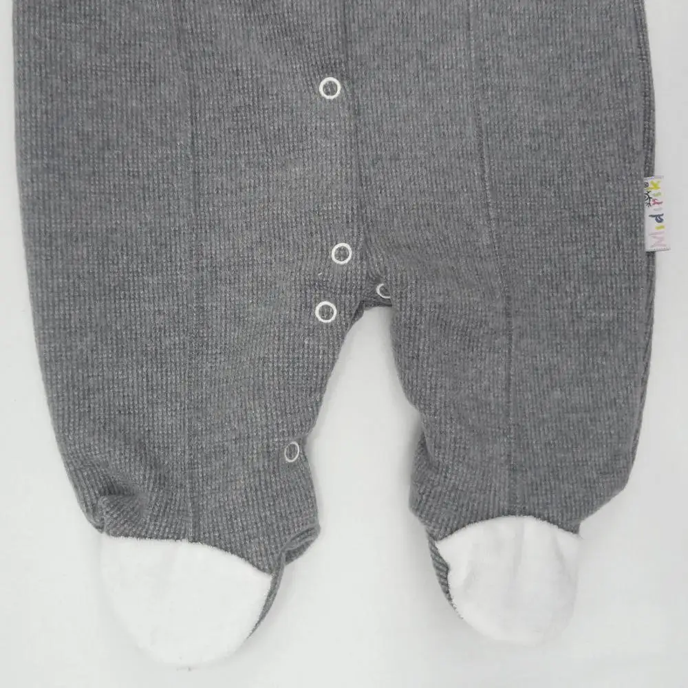 Бархатный комбинезон для новорожденных мальчиков с бабочкой и лямками на плече