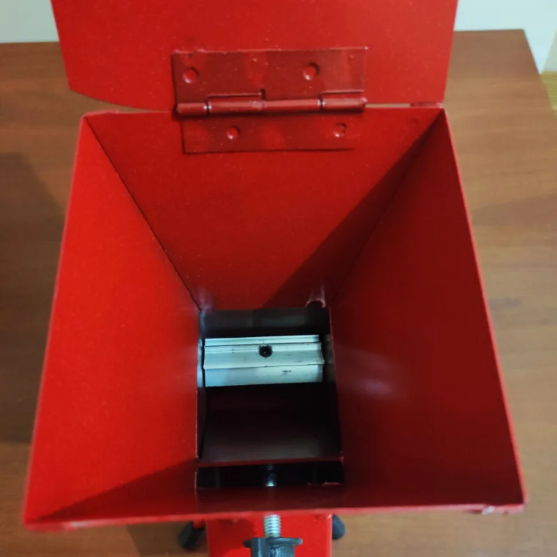 Регулируемая дробилка для орехов с крышкой цельнометаллическая новая модель