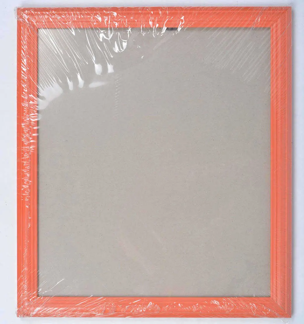 Фоторамка Linda деревянная красная 30х35 см ТМ Метрика | Flags