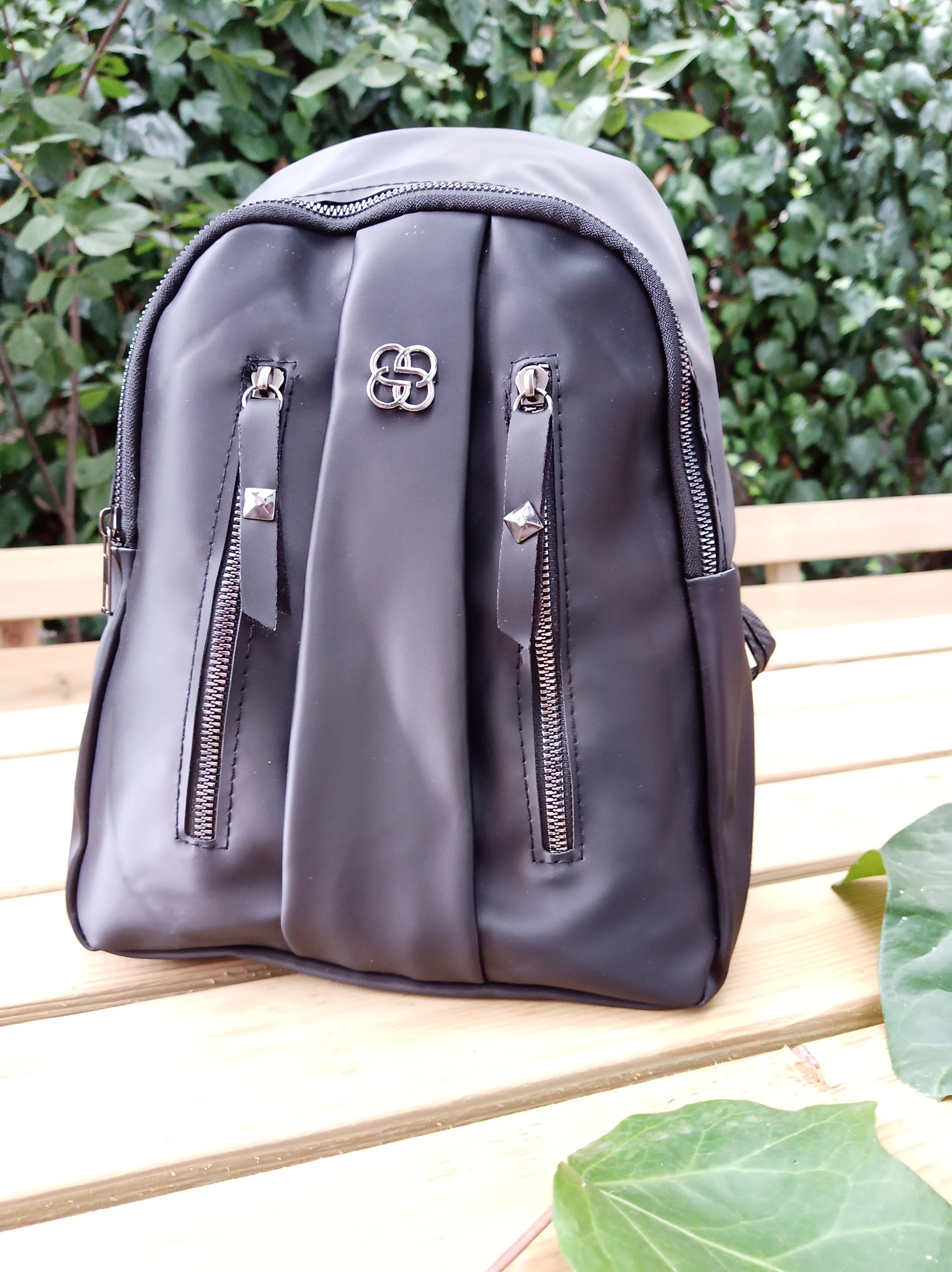 

fashion trend design women's waist bag is made of lux stylish and durable material with two compartments zipper