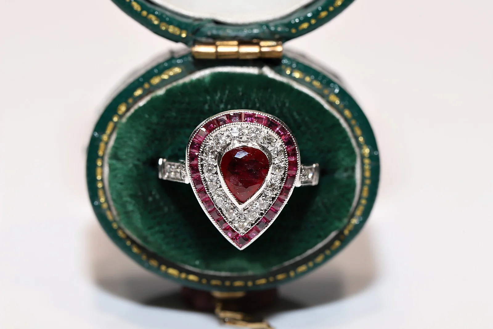 

Perfect Platinum Art Deco Natural Diamond and Caliber Ruby Stone Decorated Drop Style Strong Ring