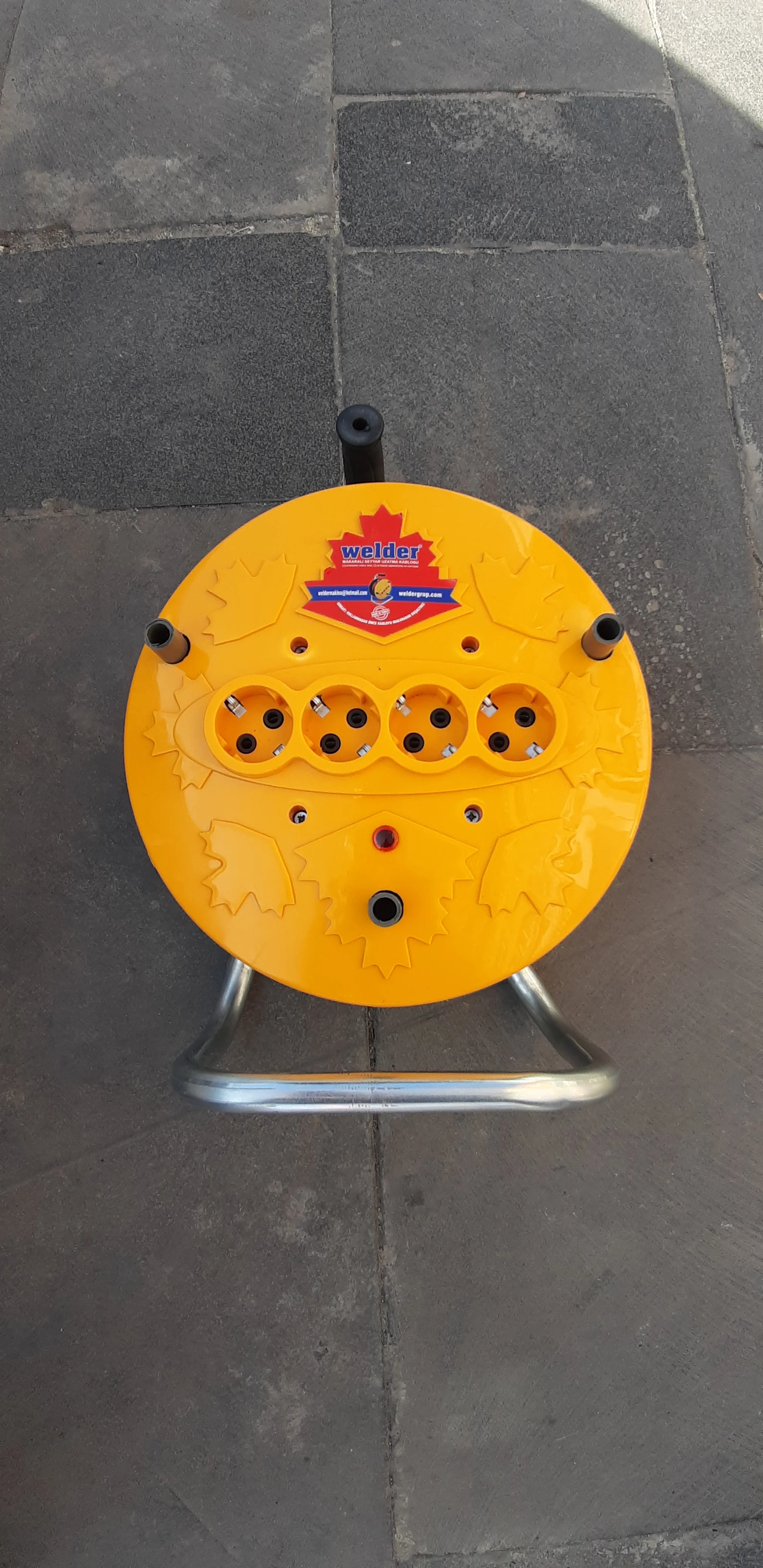 

Portable Cable Reel with Socket