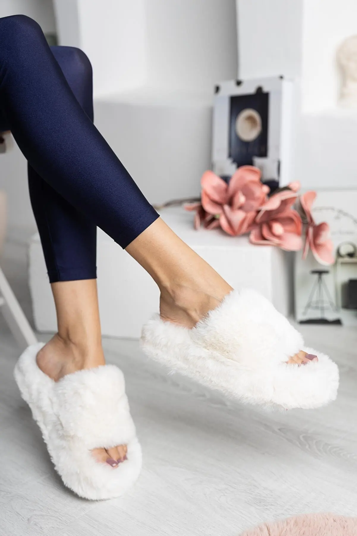 Women Slippers Winter House Faux Fur Warm Flat Female Shoes Slip on Home Furry Ladies Slippers Indoor