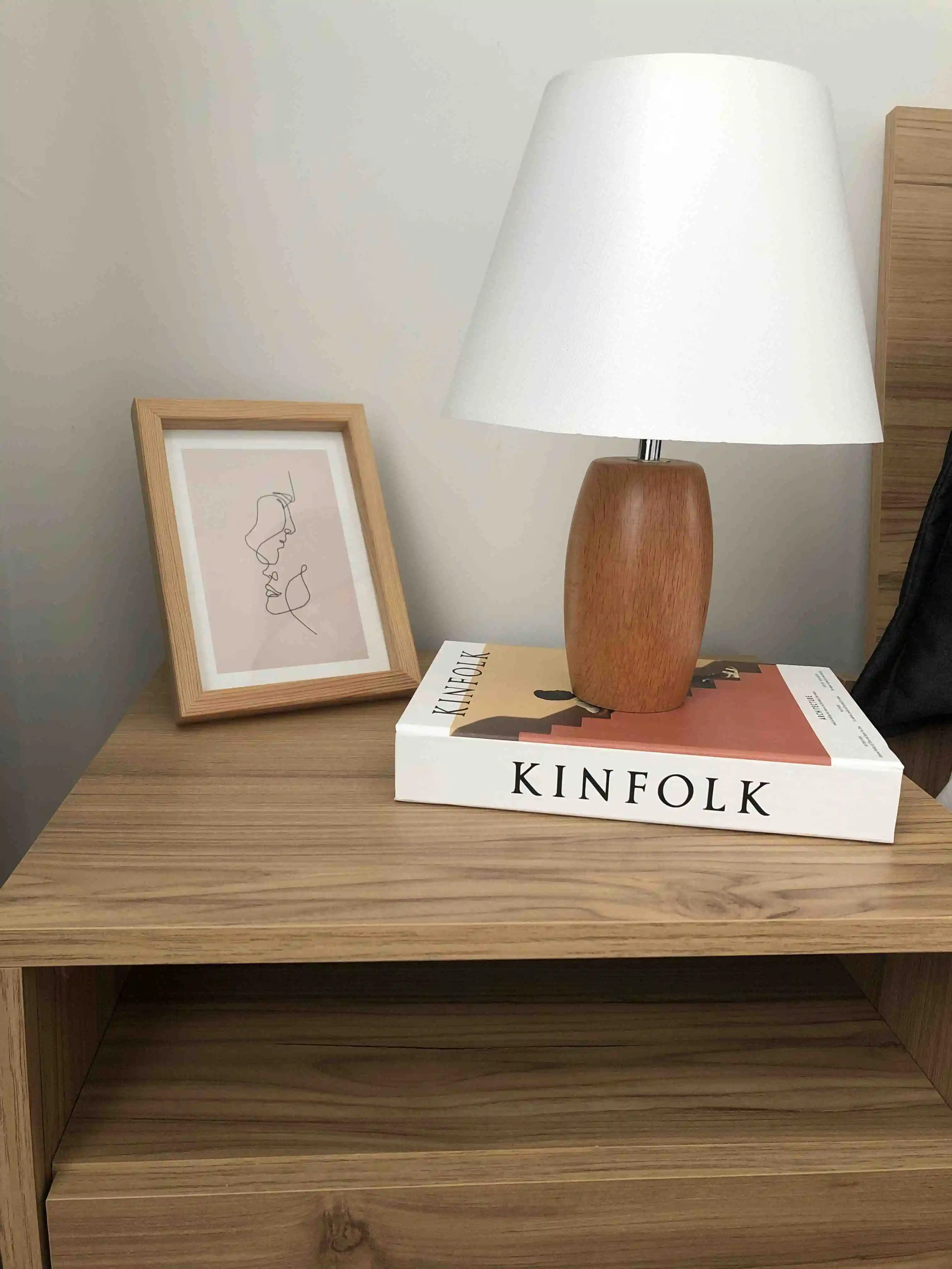 

Ball Design Lampshade Wooden Foot / White Hat bohem