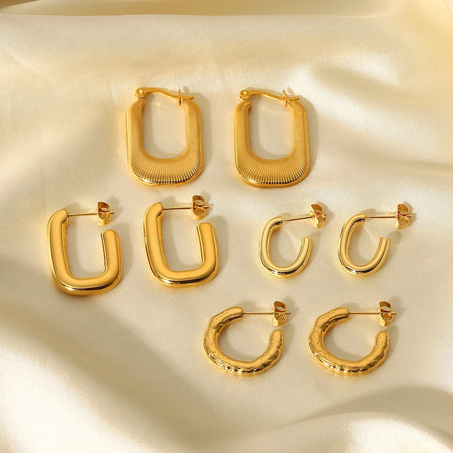 Недорогие золотые серьги-кольца из нержавеющей стали 18k PVD простые