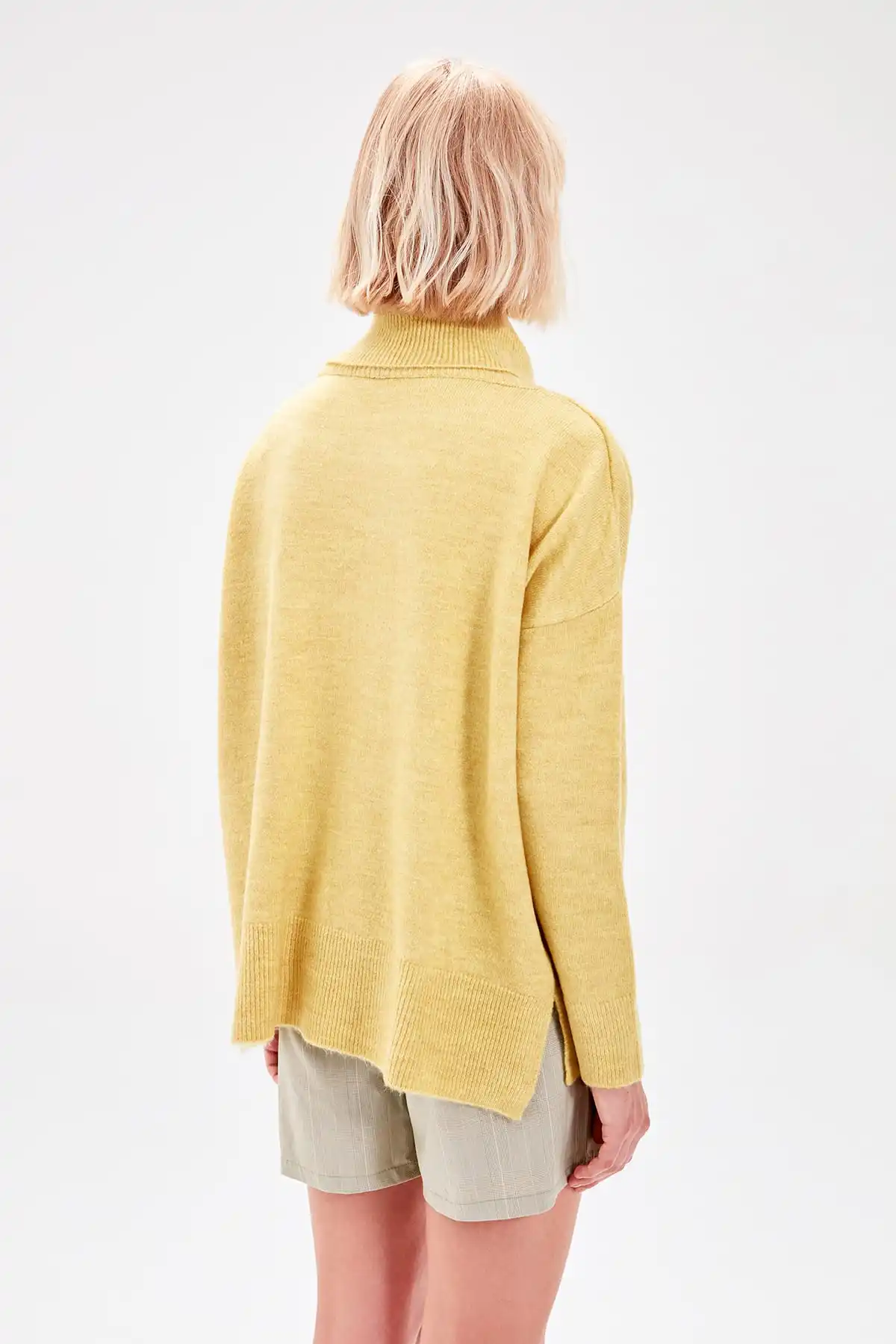 Trendyol WOMEN-Yellow Turtleneck Sweater TWOAW20NK0003 |