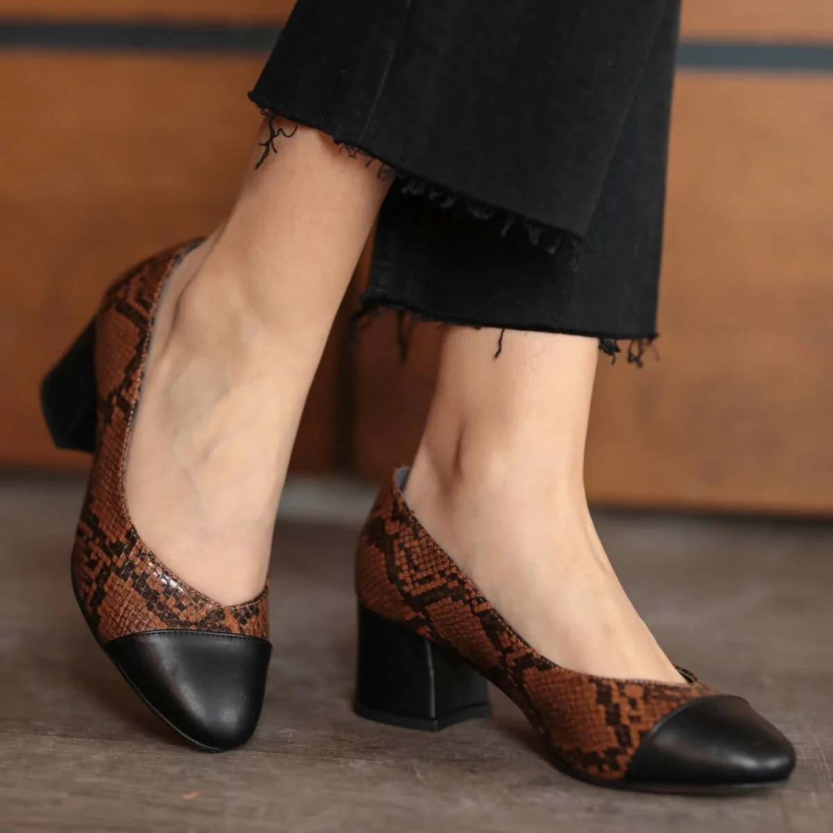Milena/обувь на каблуке со змеиным узором Женская обувь Zapato de Mujer Tacon Женские туфли