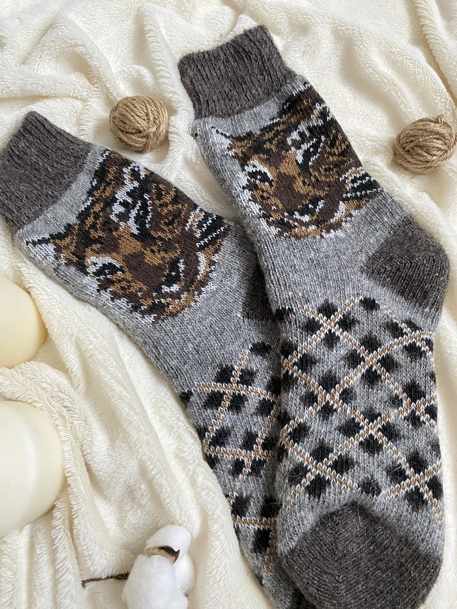 Men's warm woolen socks with a symbol of 2022 Tiger as gift | Мужская одежда