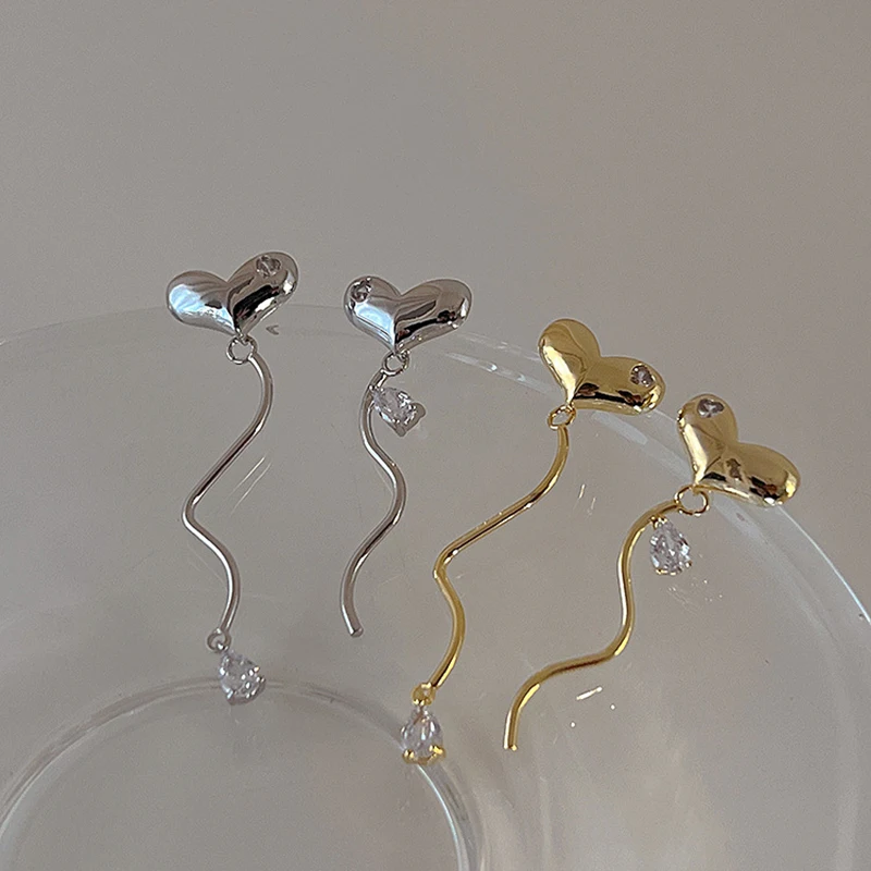 

Korean Heart Earrings Ladies Long Simple Design Stud Earrings Fashion Women Ears Without Piercings Zircon Ear Cuff Jewelry Gift
