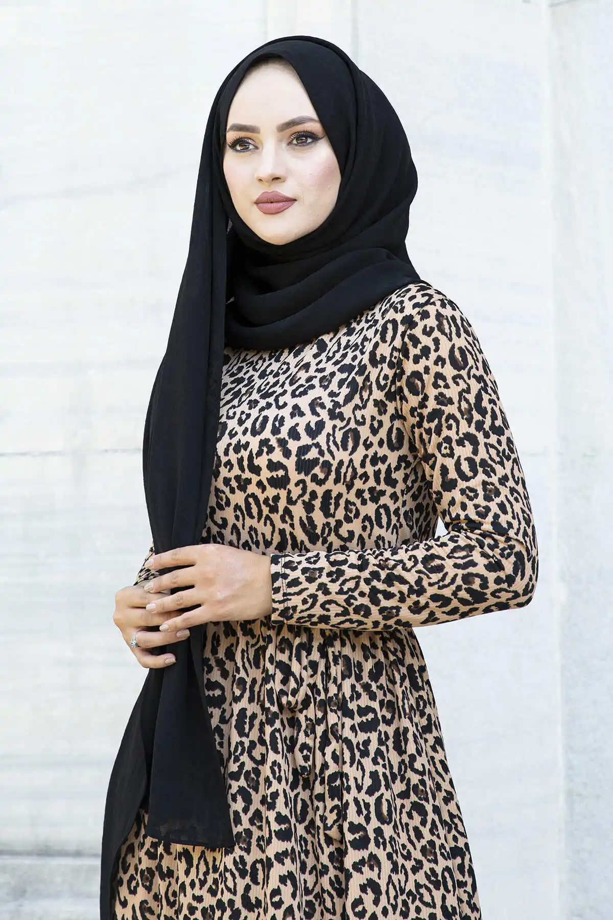 Женское платье с леопардовым принтом в африканскоммусу льманские