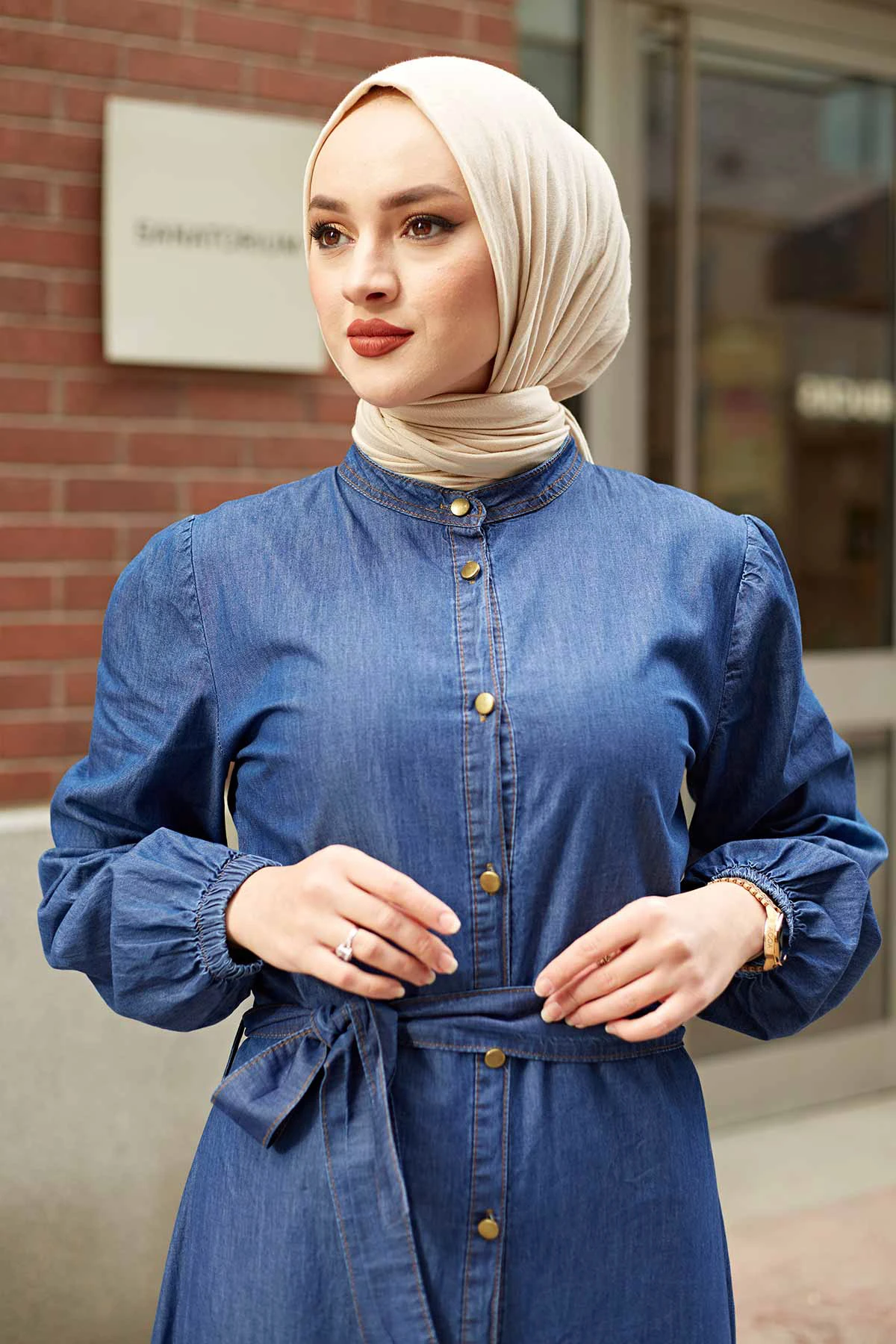 Женское джинсовое платье на пуговицах новый сезон 2022 роскошный мусульманский