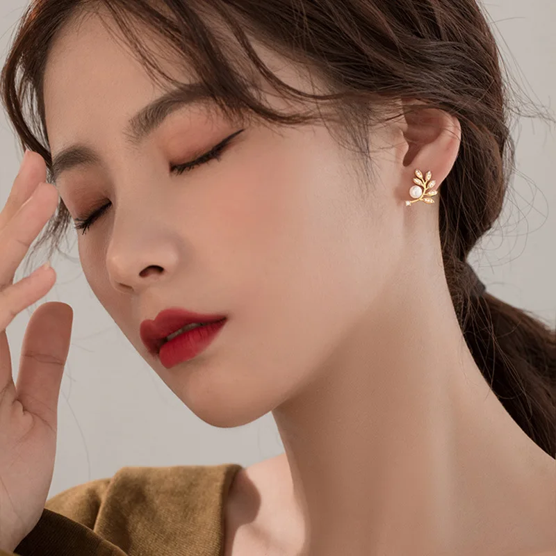 Элегантные корейские дизайнерские жемчужные серьги-гвоздики раньше для женщин