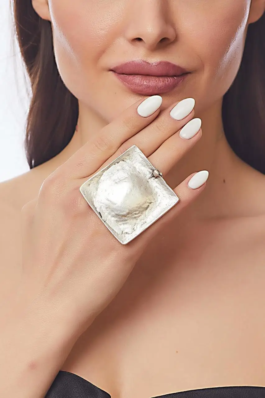 

Женское кольцо с покрытием под античное серебро