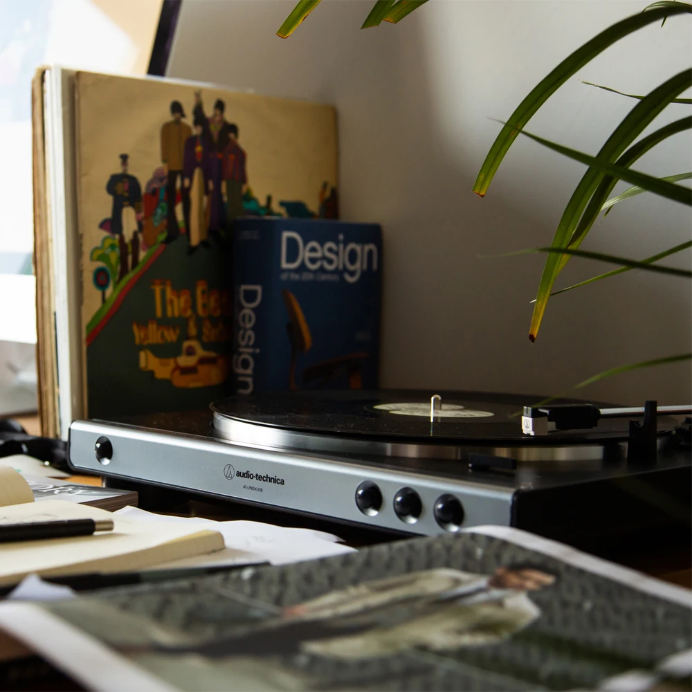 Виниловый проигрыватель AUDIO-TECHNICA AT-LP60XUSB / AT-LP60X AT-LP60XBT черный/белый | Электроника