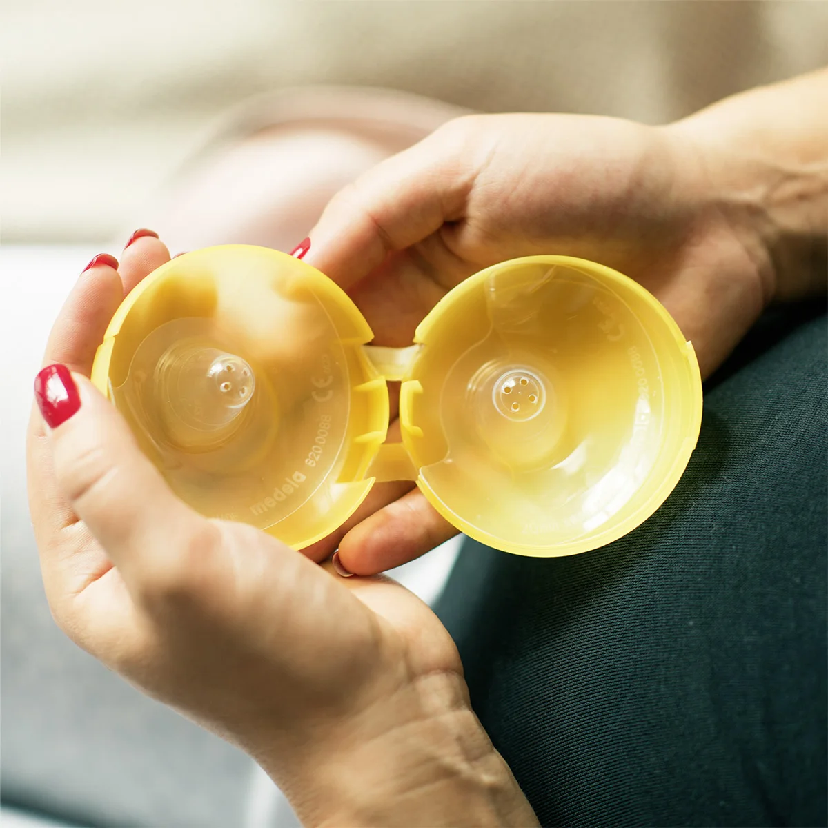 Medela Накладки на грудь силиконовые "Контакт" S (2 шт/уп) | Защитные накладки для